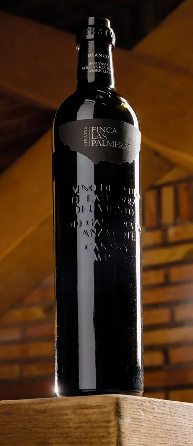 Botella de Stratvs Malvasía Volcánica Finca Las Palmeras